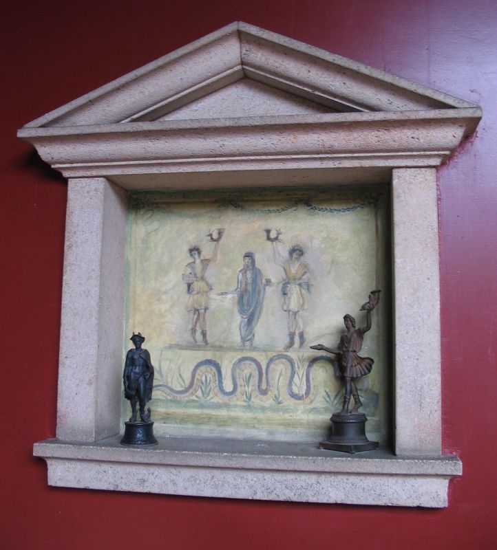 Maison romaine laraire.jpg